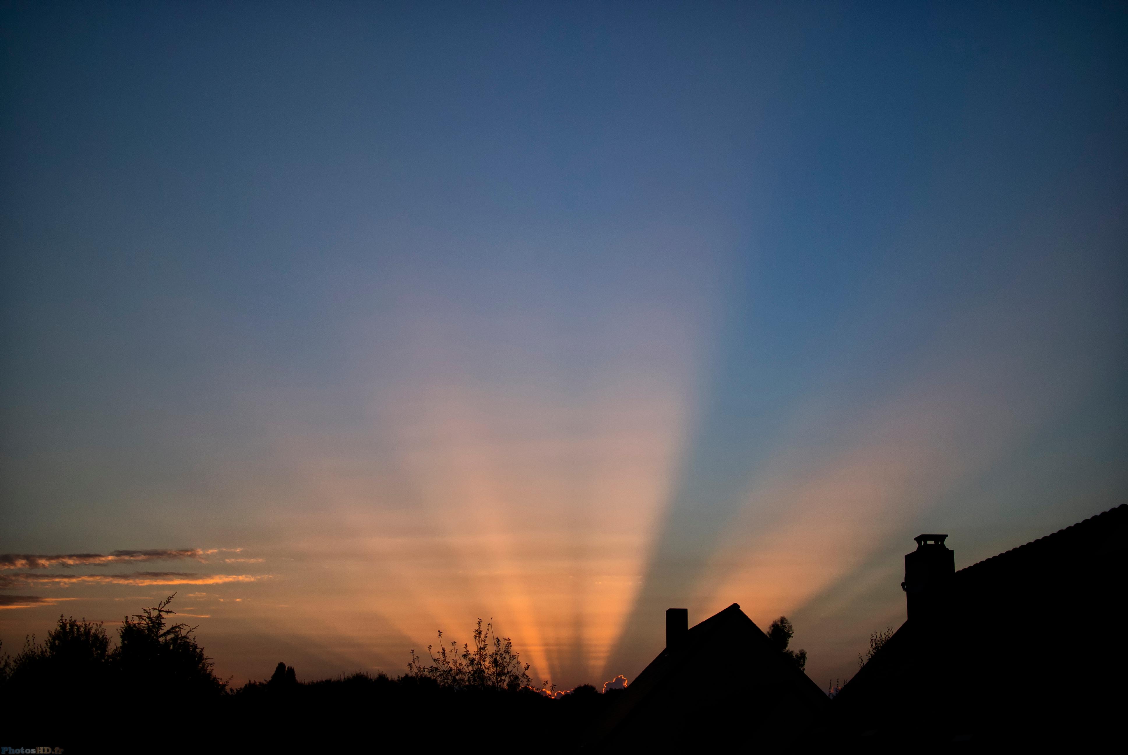 Rayons du couché de soleil