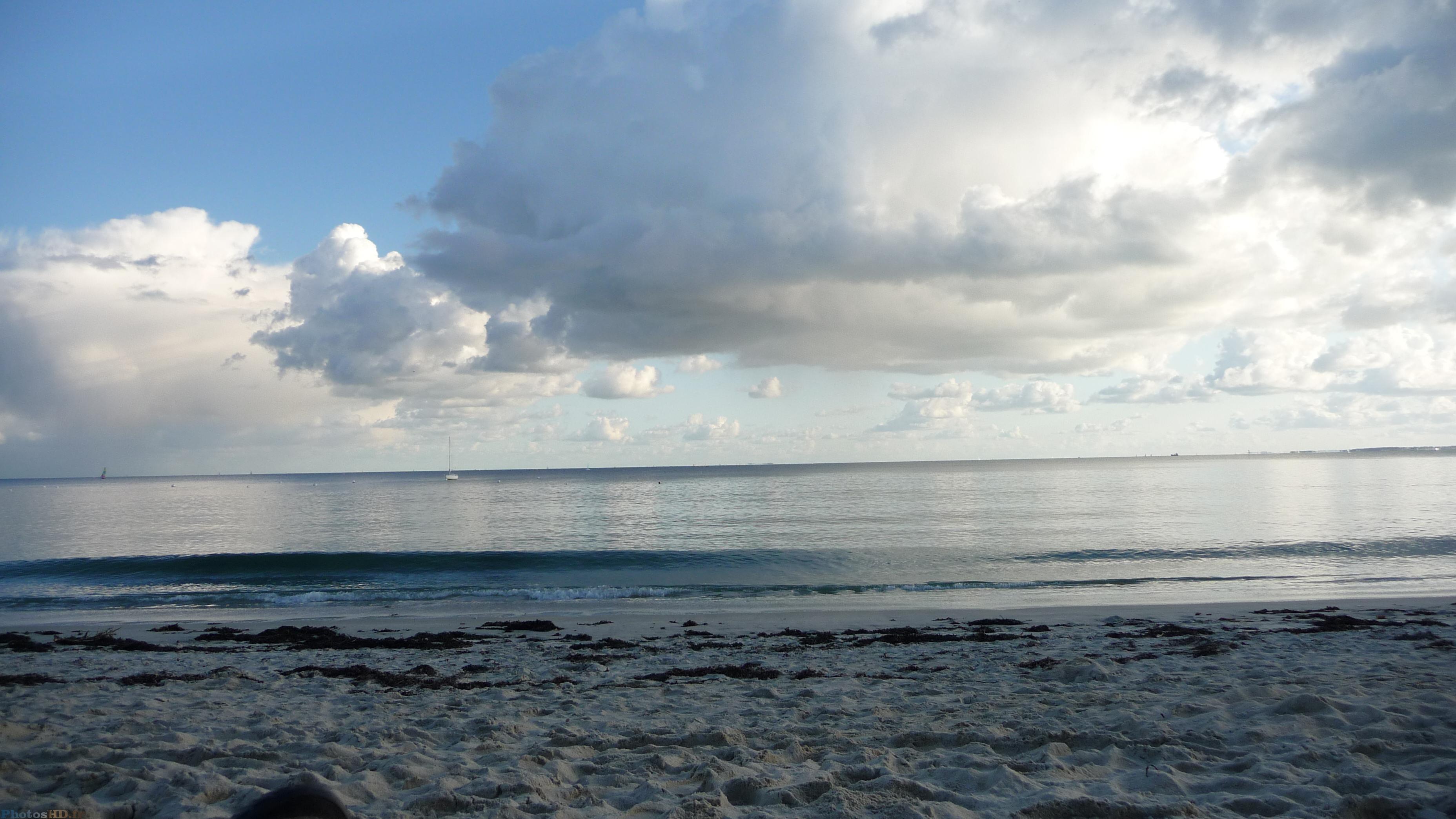 Vue de la plage de Légenèse