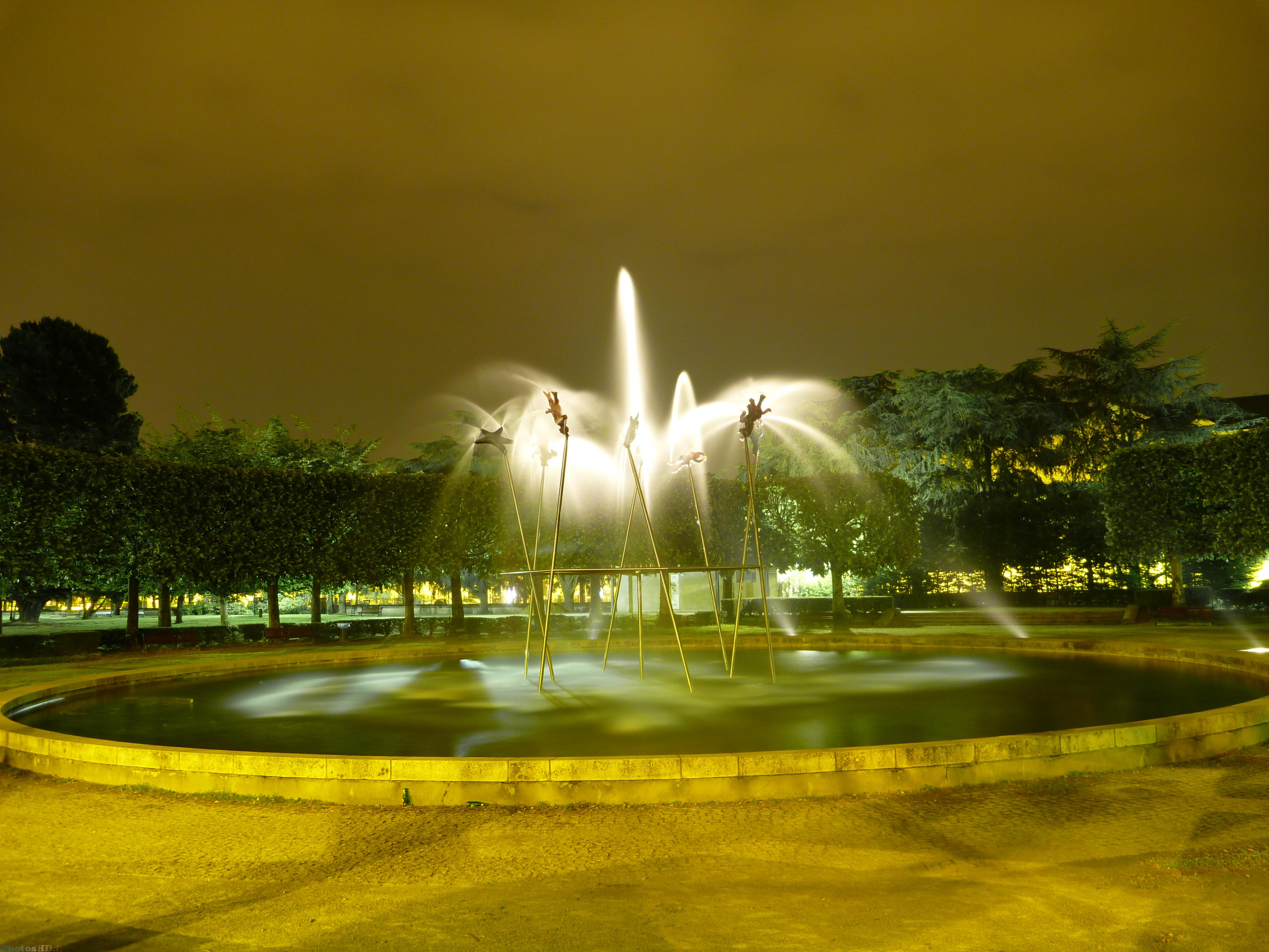 Fontaine de nuit