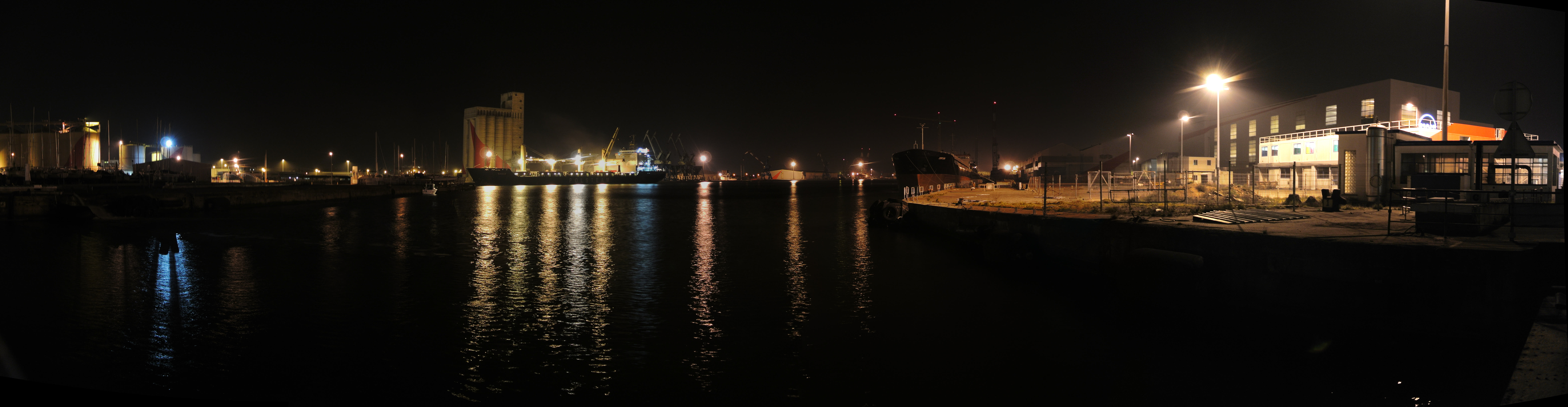 Quai des Grands Puits de nuit