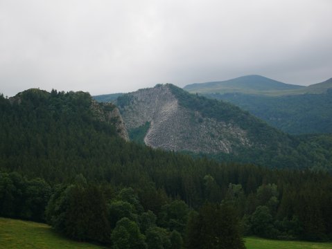 Les roches Tuilli&egrave;re de Rochefort-Montagne